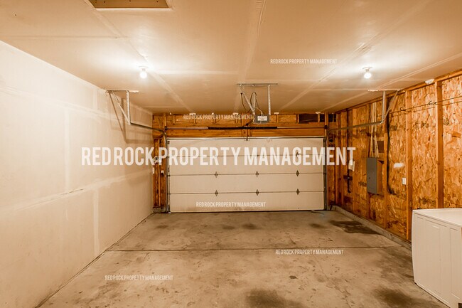 Building Photo - 1603 Drummond St