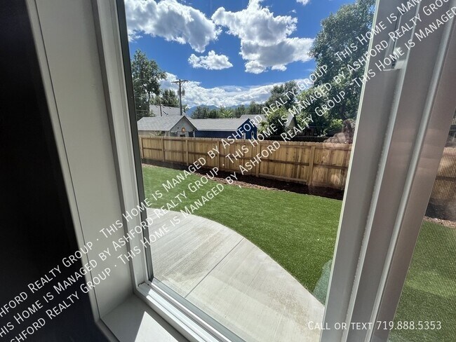 Building Photo - 839 E Willamette Ave