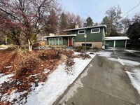 Building Photo - 4 Bedroom/2.5 Bath Updated Mid-Century Beauty