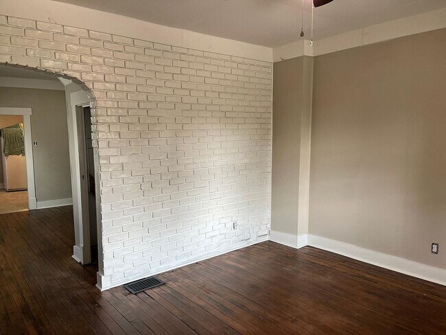 Building Photo - Single Family Home