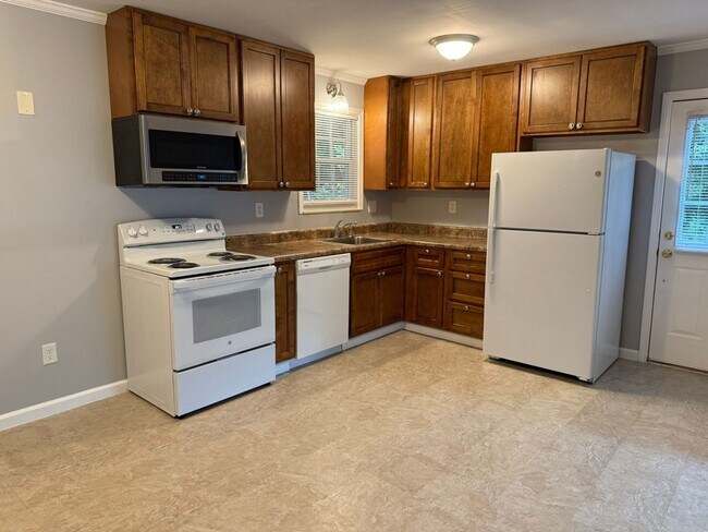 Building Photo - Beautiful 3 Bedroom House in West Knoxville