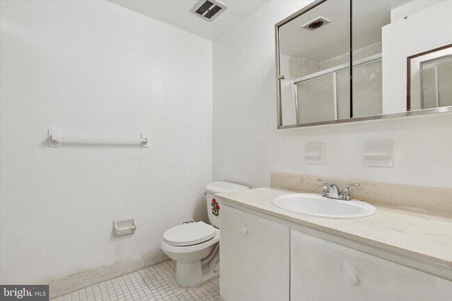 Building Photo - 118 Drummers Ln