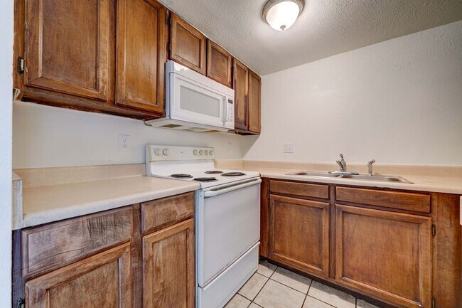 Building Photo - 2696 N 43rd Ave