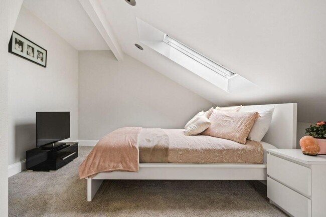 Building Photo - 2840 Peachtree Rd