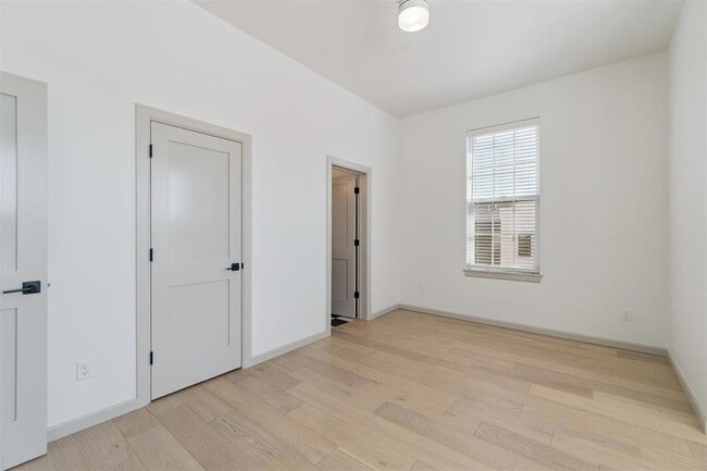 Building Photo - 18835 Selah Wy