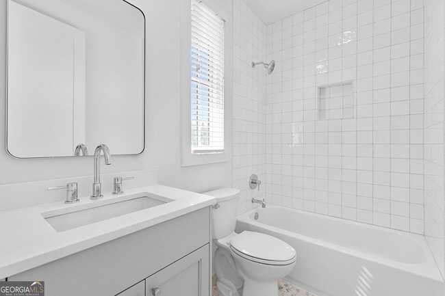 Building Photo - 110 Central Ave