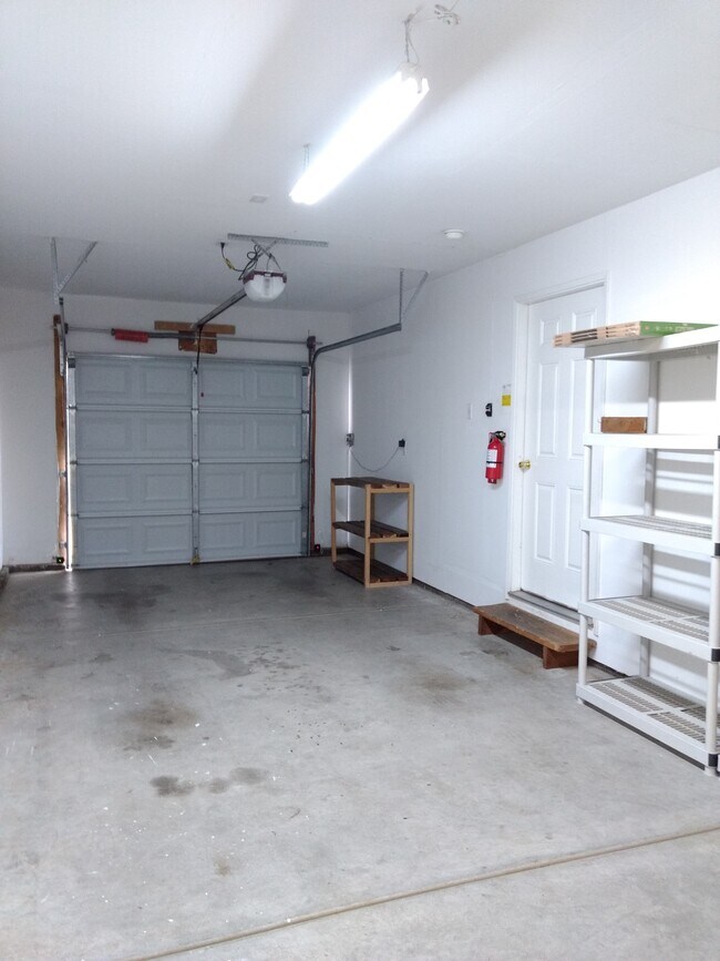 Building Photo - 7817 Clearview Dr