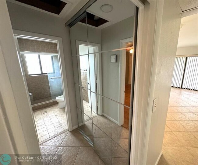 Building Photo - 3208 SE 11th St