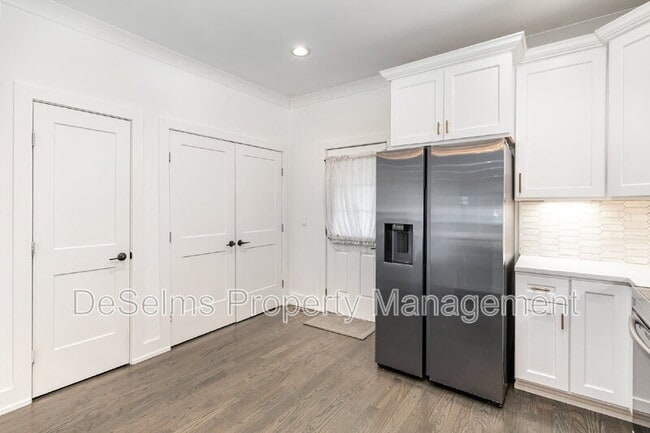 Building Photo - 4423A Providence Heights