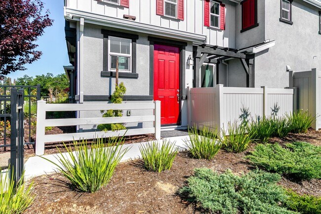 Building Photo - Citrus Heights AMAZING FLOOR-PLAN (Solar) ...