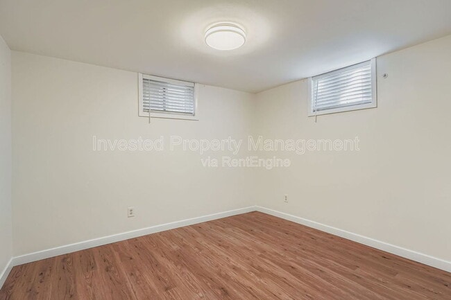 Building Photo - 4334 E 18th Ave