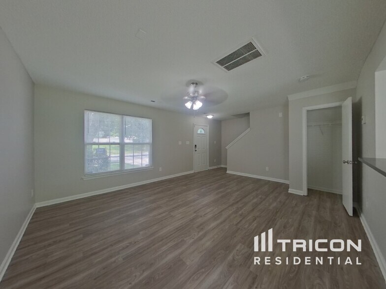 Building Photo - 6303 McIntyre Ridge Dr
