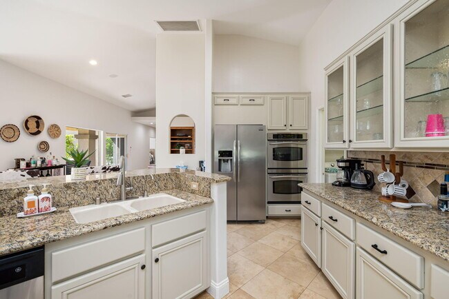 Building Photo - 45168 Coeur Dalene Dr