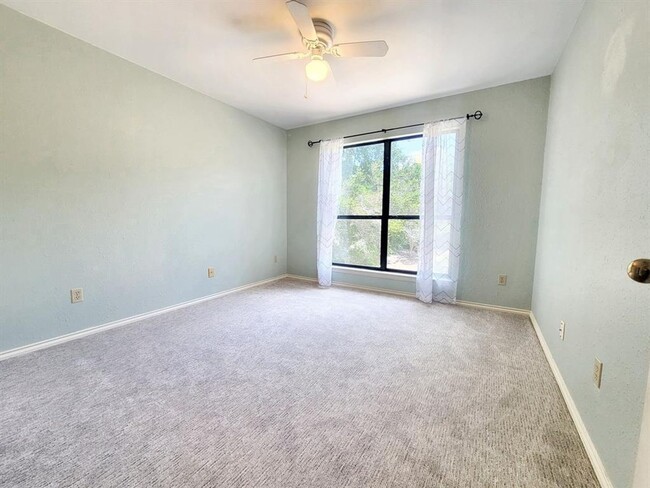 Building Photo - Beautiful and Spacious 4 BR / 3 BA Home fo...
