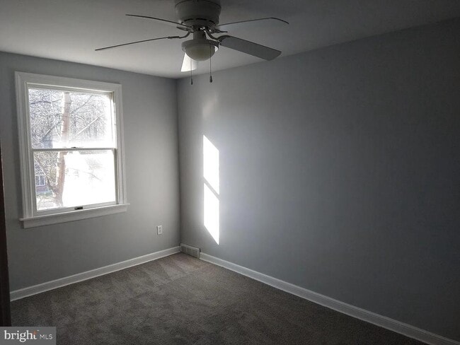 Building Photo - 1603 Robbins Pl