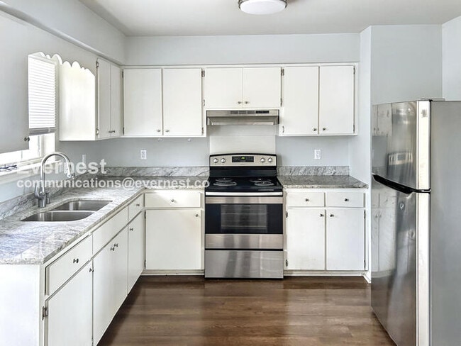 Building Photo - 141 Buckingham Cir