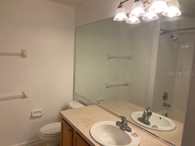 Building Photo - 915 Vineland Pl