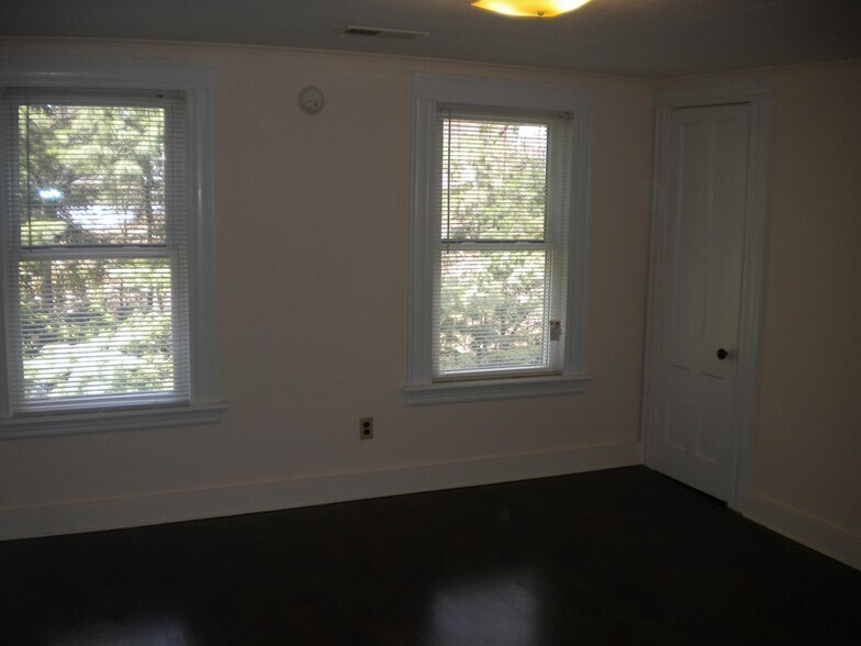 Building Photo - 237 Chamberlain Hwy