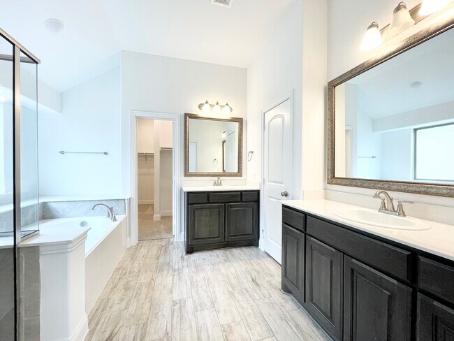 Building Photo - 2914 Bobcat Dr