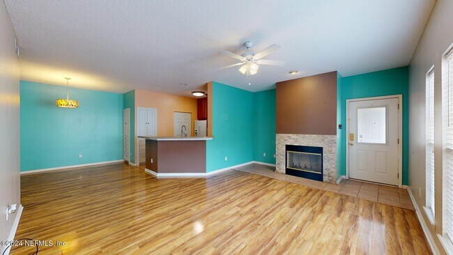Primary Photo - 211 Jardin De Mer Pl