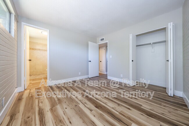 Building Photo - 7957 E 19th Pl