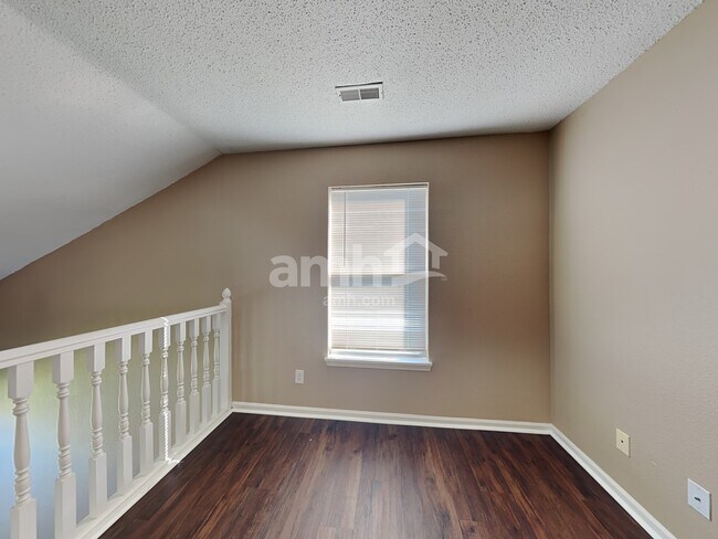 Building Photo - 1387 Egret Lane