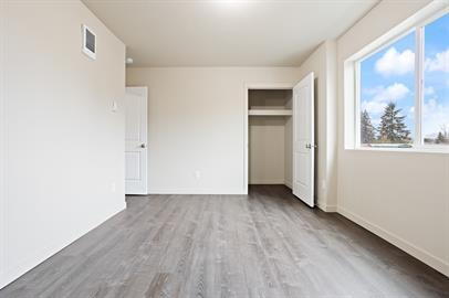 Building Photo - **MOVE IN SPECIAL** Modern Comfort in Sheridan: Spacious 3-Bed