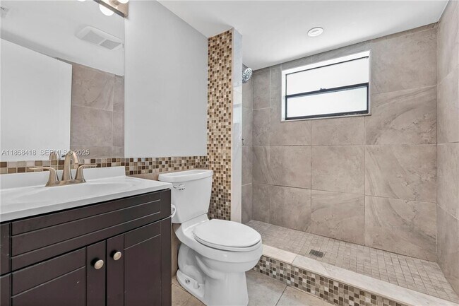 Building Photo - 11160 W Sample Rd