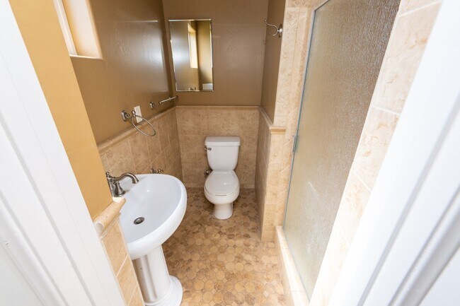 Building Photo - 3BR/2BA home with bonus room & additional ...