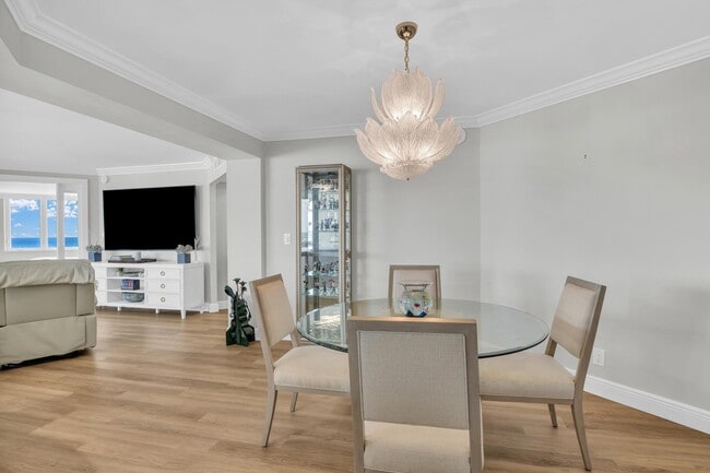 Building Photo - 550 S Ocean Blvd