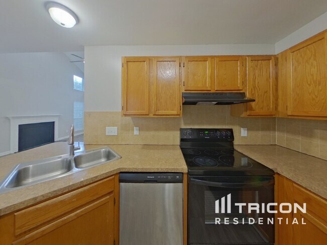 Building Photo - 5407 River Falls Dr