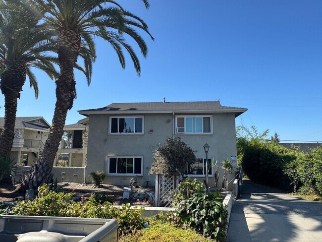 Building Photo - 5351 Maitland St