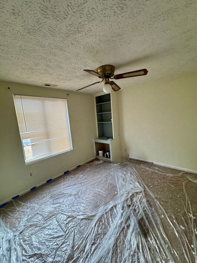 Building Photo - Fantastic Ranch Style Home