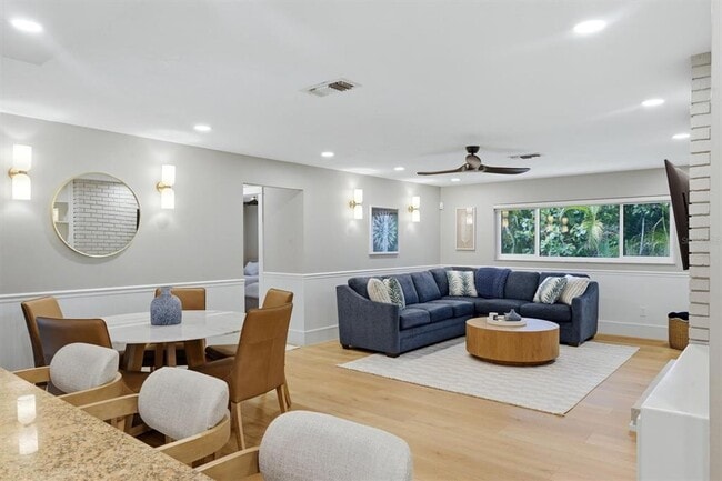 Building Photo - 5159 Oakmont Pl