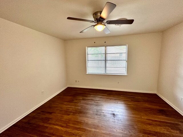 Building Photo - 1400 Royal Oaks Dr