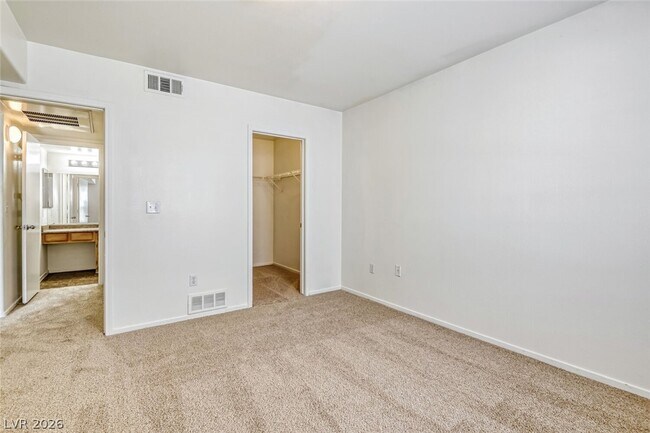 Building Photo - 7255 W Sunset Rd