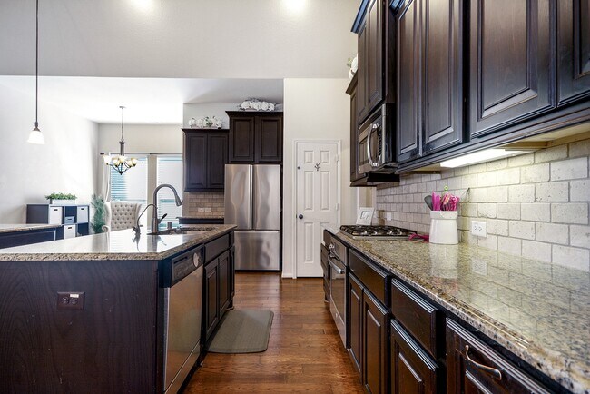 Building Photo - 2519 Kinsgate Forest Dr