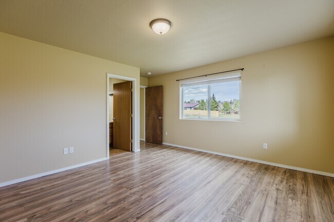 Building Photo - 55 Navajo St