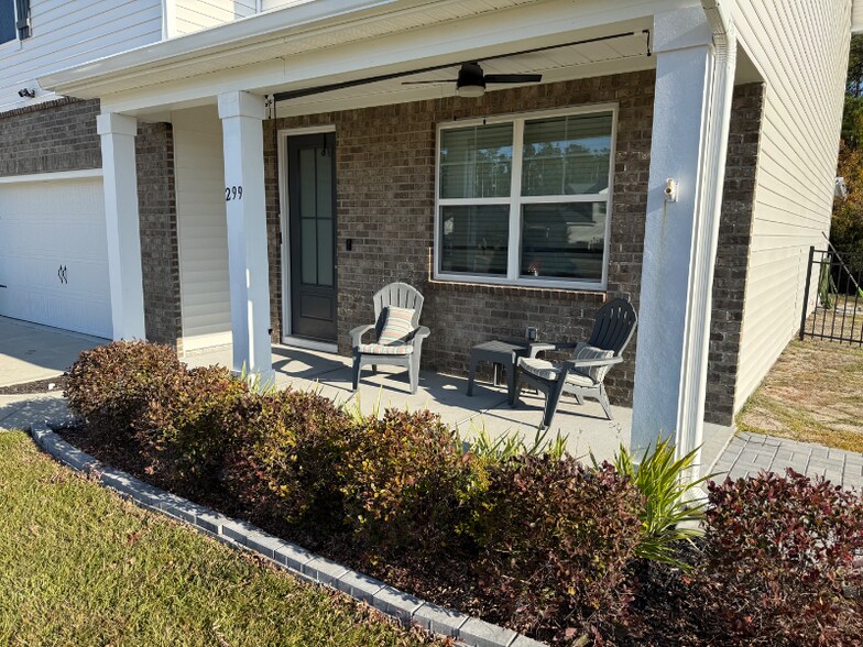 Building Photo - 299 Wedge Cir