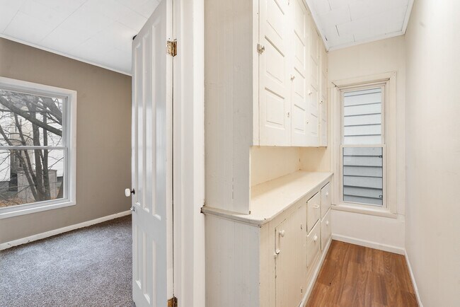 Butler's Pantry - 313 Tompkins St