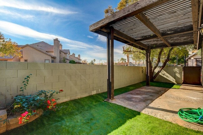 Building Photo - Single Story in the Heart of Las Vegas