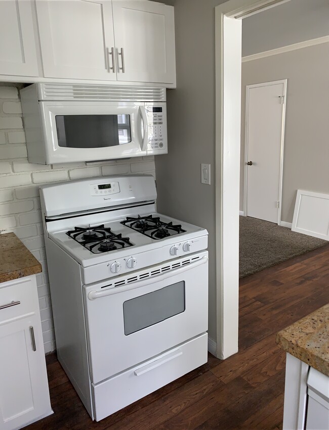 Kitchen - 401 S Rodeo Dr