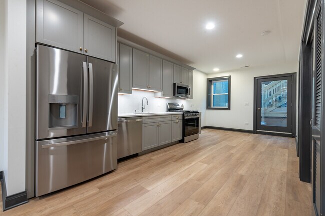 Building Photo - 28 N Throop St