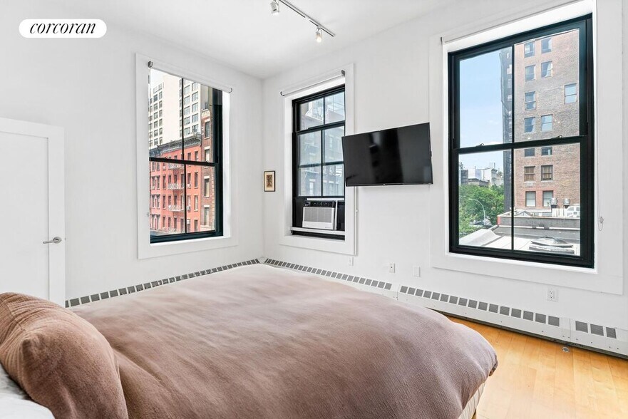 Building Photo - 53 Grand St