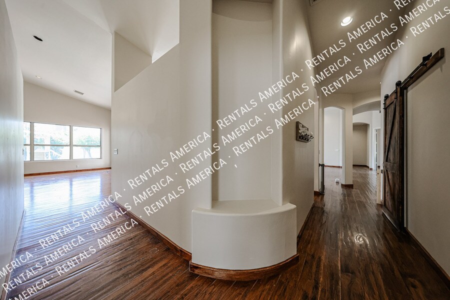 Building Photo - 3525 E Equestrian Trail
