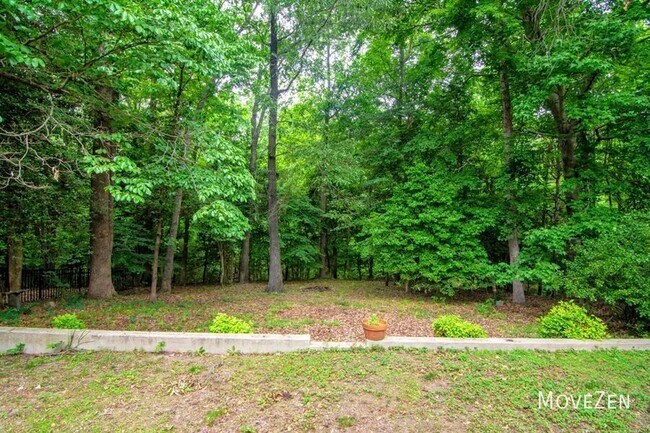 Building Photo - 2216 Spruce Shadows Ln