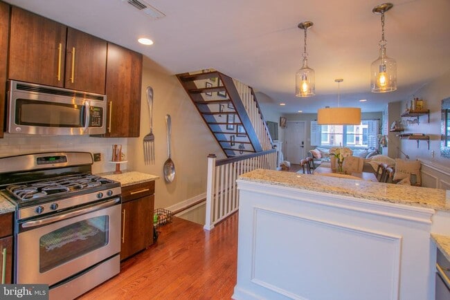 Building Photo - 140 Mercy St