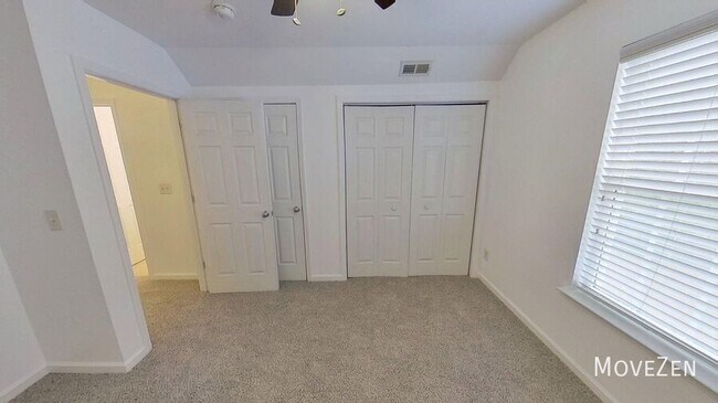 Building Photo - 1721 E Lenoir St