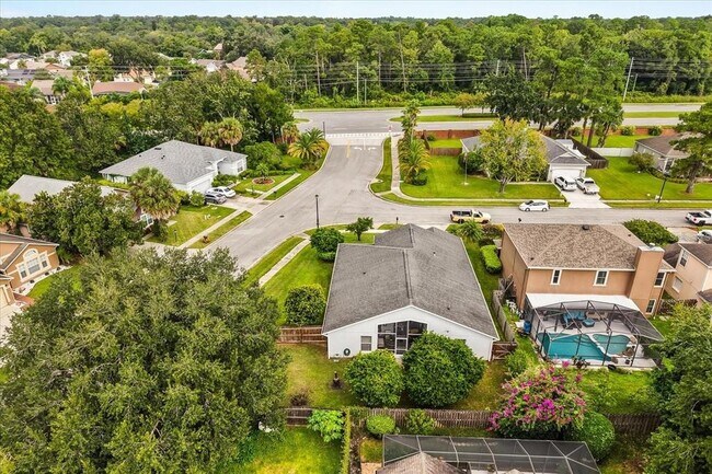 Building Photo - 805 Lewis Pl