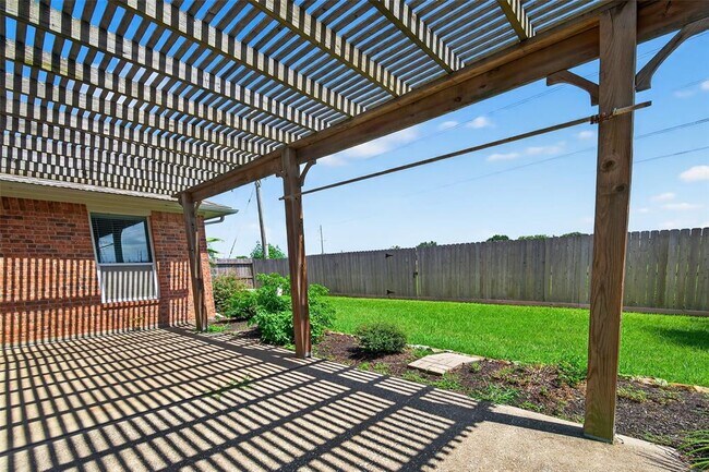 Building Photo - 3491 Cedar Prairie Dr